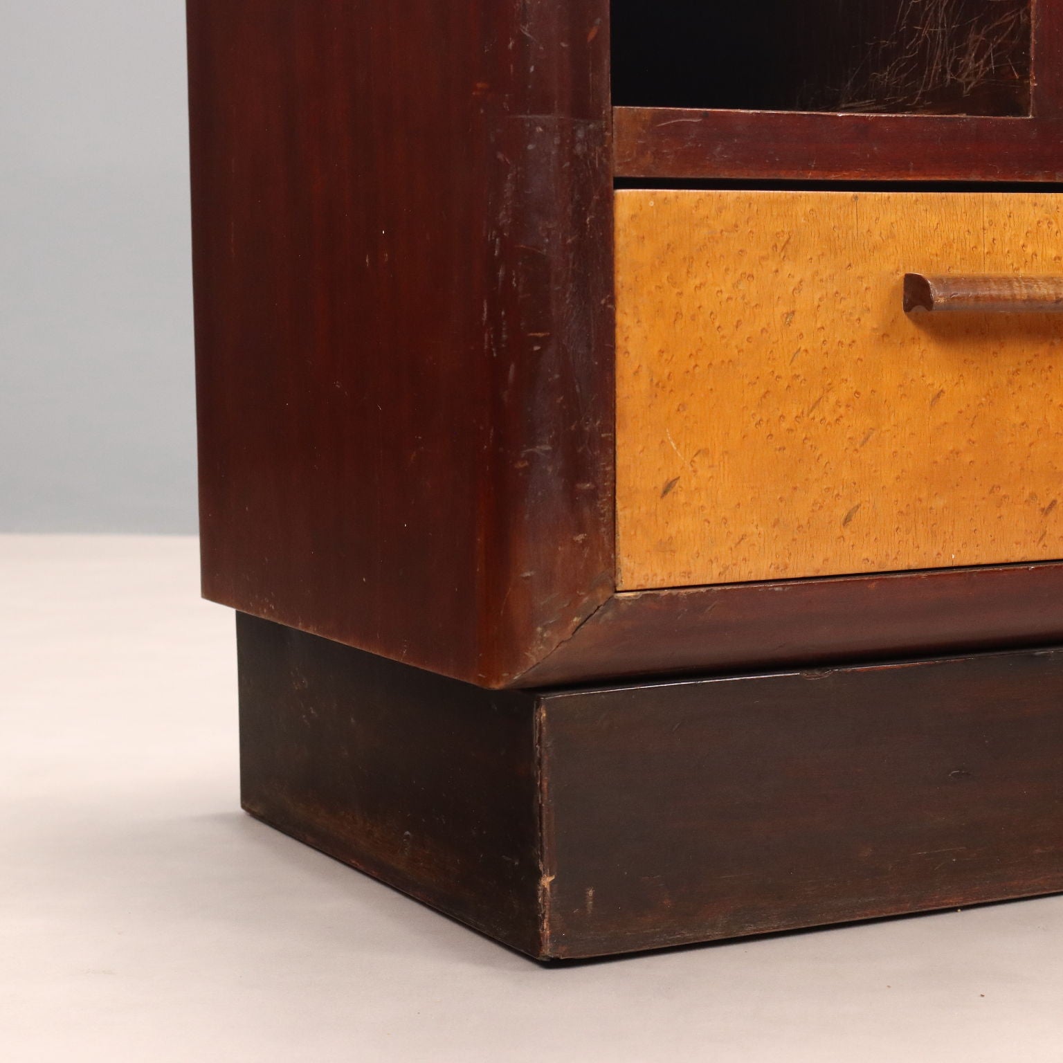  | Modernism  Furnitures