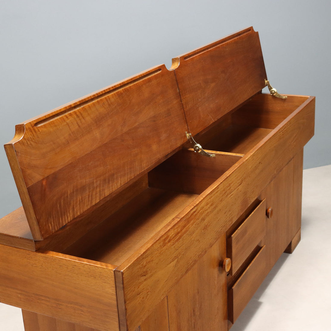  | Modernism  Furnitures