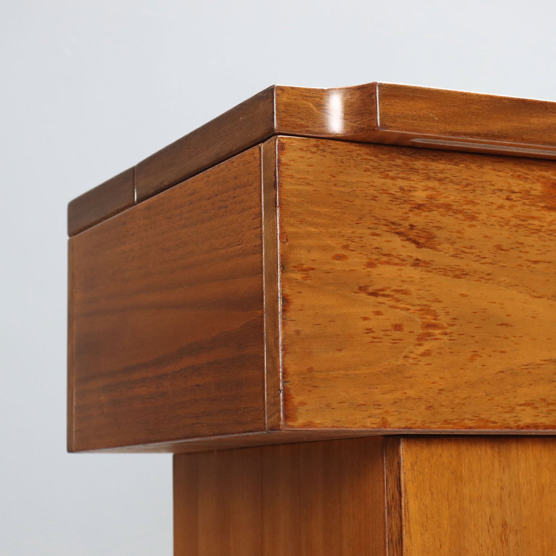  | Modernism  Furnitures