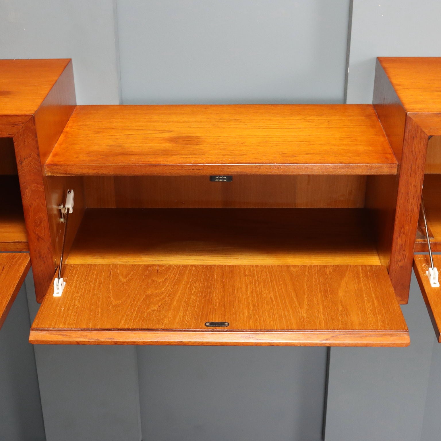  | Modernism  Furnitures