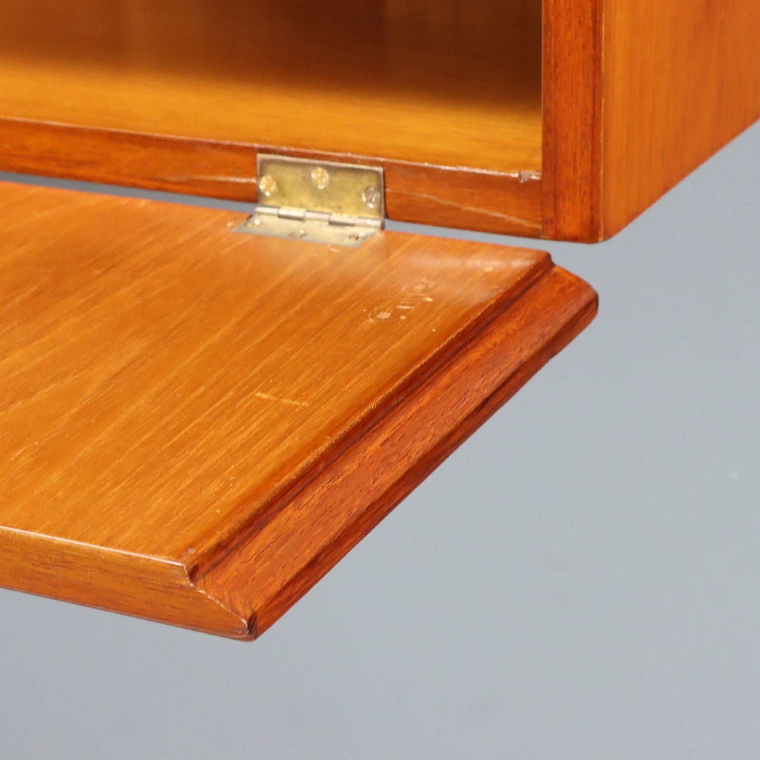  | Modernism  Furnitures