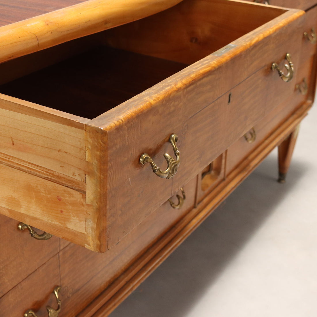  | Modernism  Furnitures