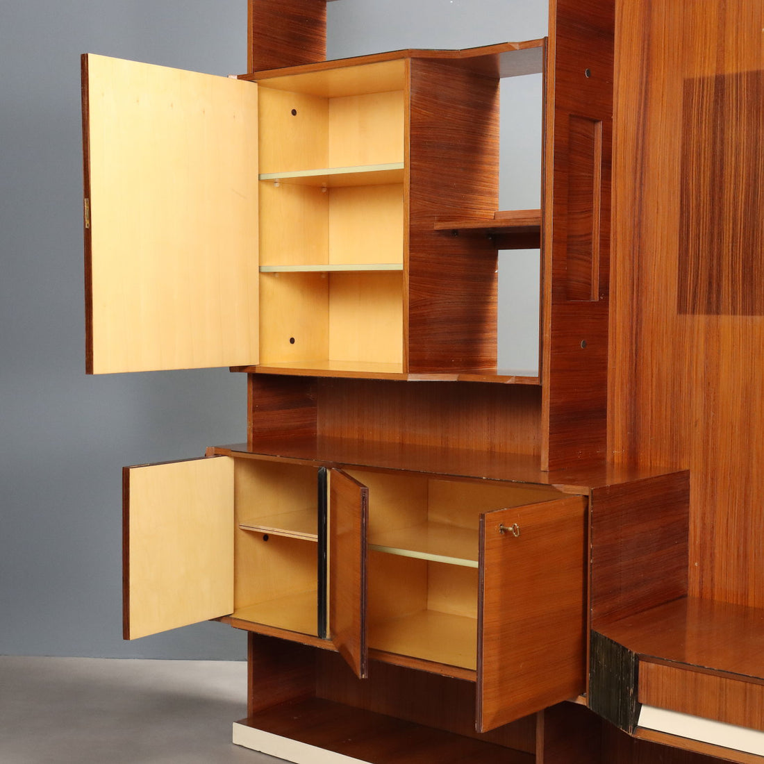  | Modernism  Furnitures