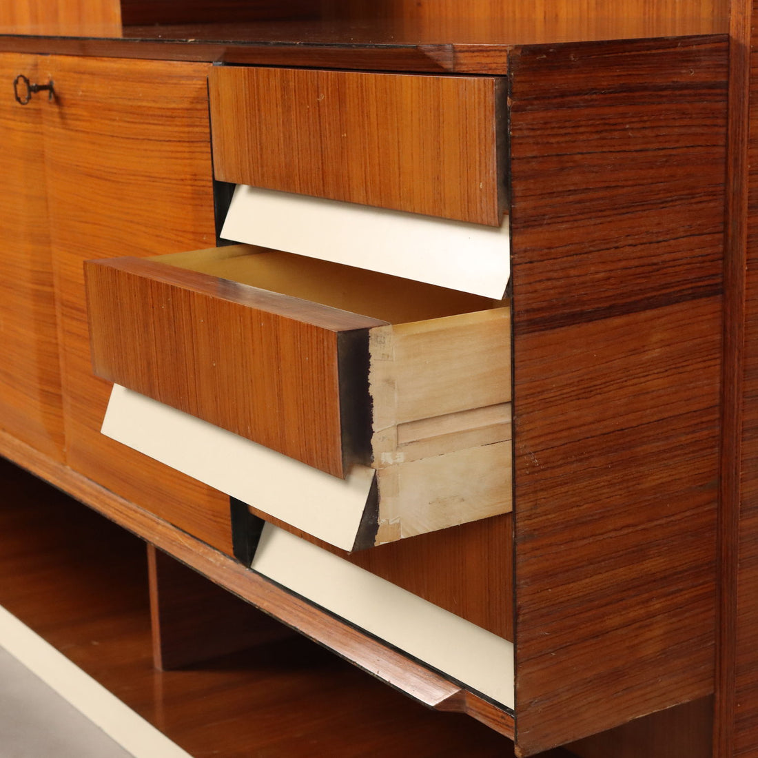  | Modernism  Furnitures