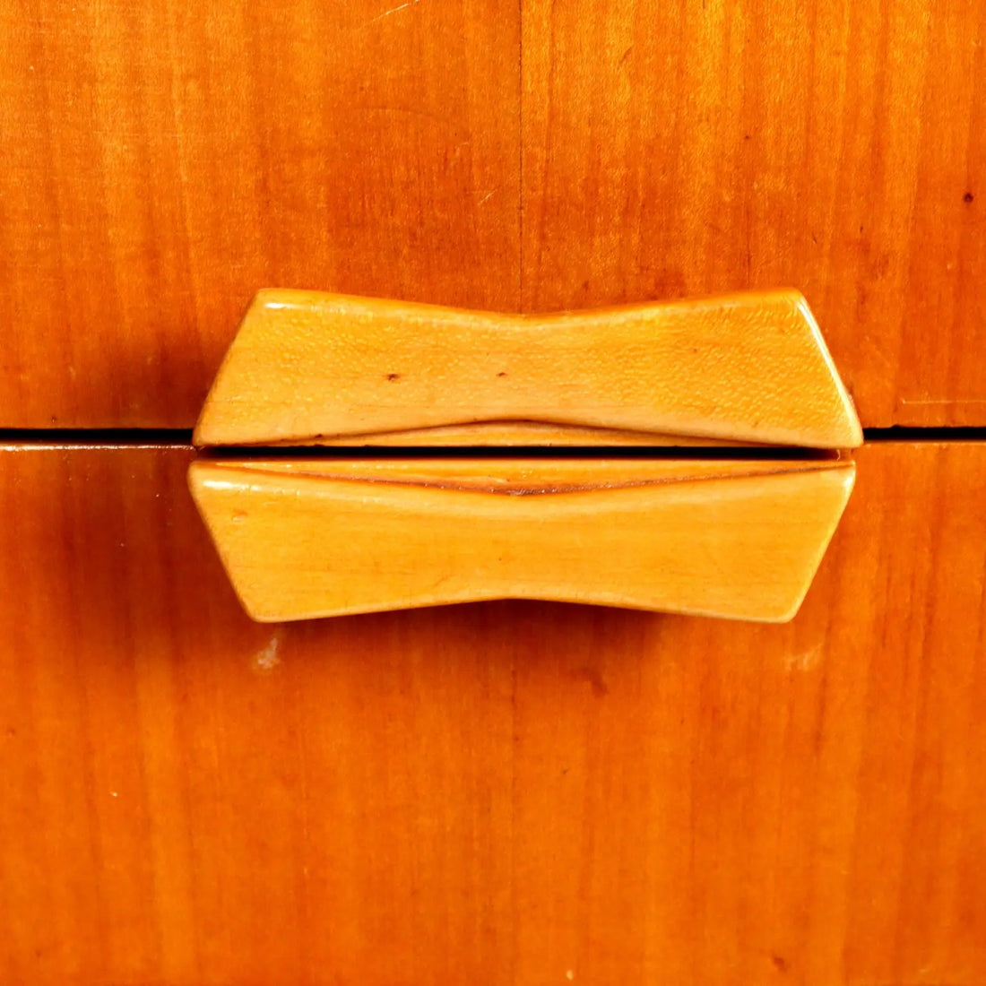 Vintage Chest of Drawers Cherrywood Veneer 6 Drawers 1950s | Modernism | Furnitures
