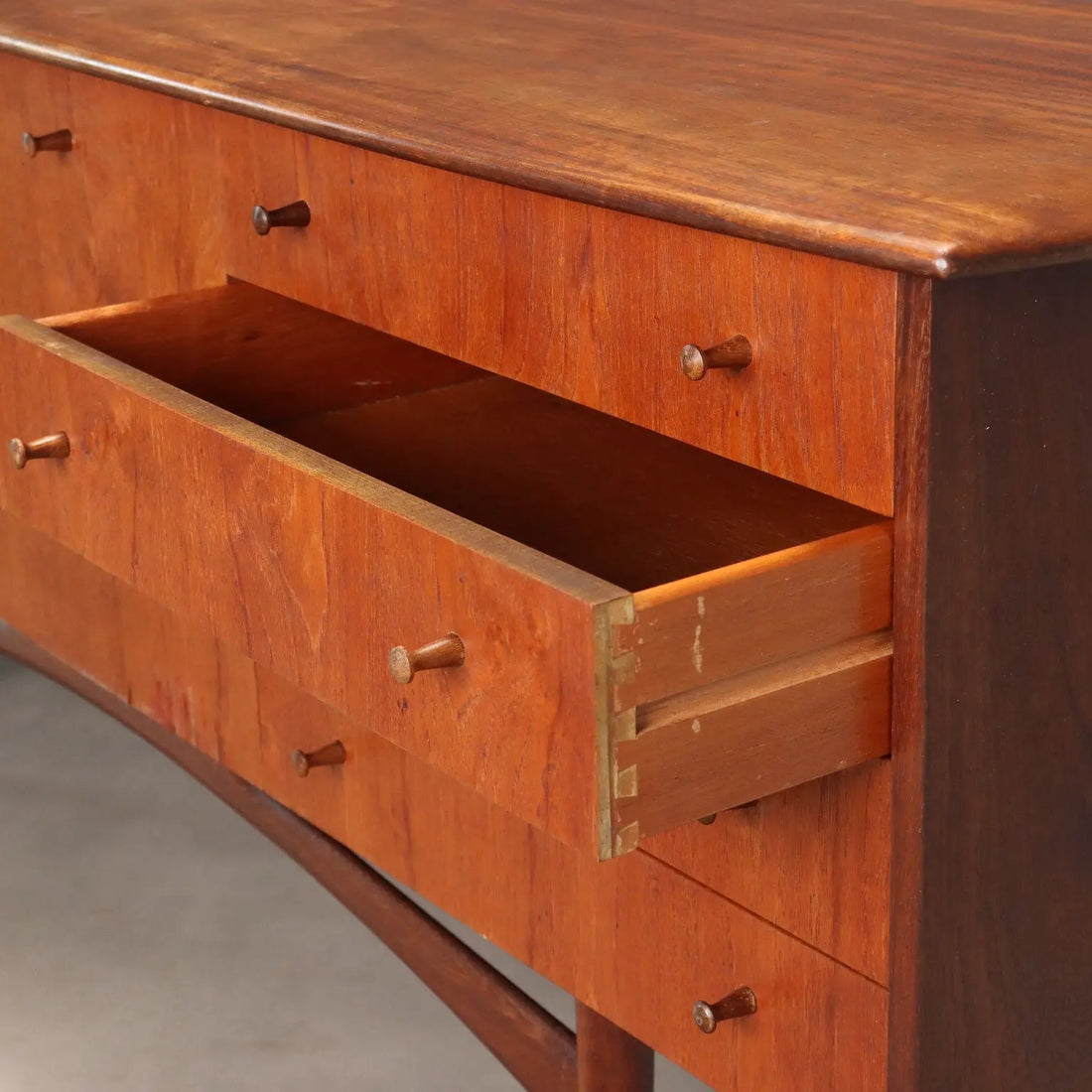 Vintage Sideboard Teak Veneer Design Italy 1960s - To be Restored | Modernism | Furnitures