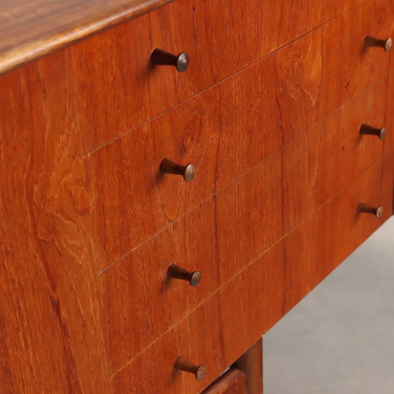 Vintage Sideboard Teak Veneer Design Italy 1960s - To be Restored | Modernism | Furnitures