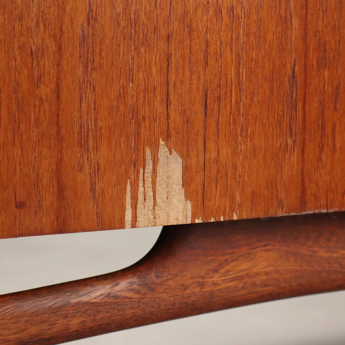 Vintage Sideboard Teak Veneer Design Italy 1960s - To be Restored | Modernism | Furnitures