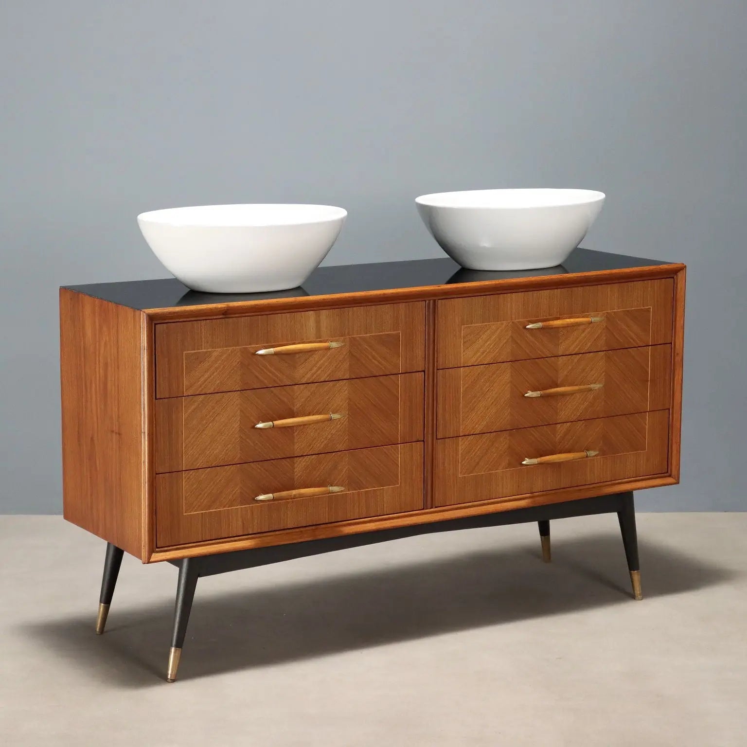 Vintage Chest of Drawers Mahogany Veneer with Sinks Design 1960s | Modernism | Furnitures