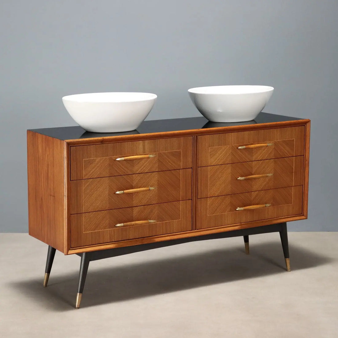 Vintage Chest of Drawers Mahogany Veneer with Sinks Design 1960s | Modernism | Furnitures
