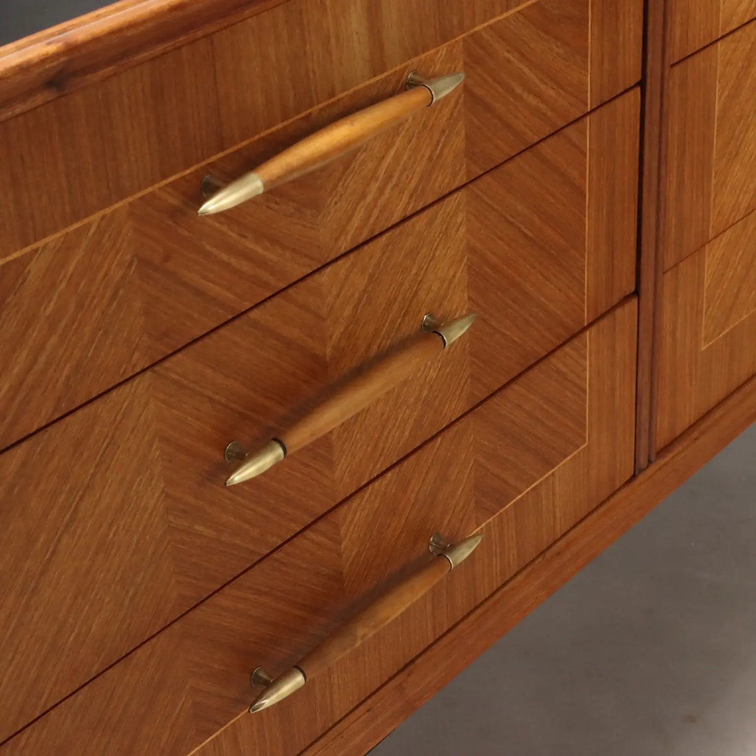 Vintage Chest of Drawers Mahogany Veneer with Sinks Design 1960s | Modernism | Furnitures