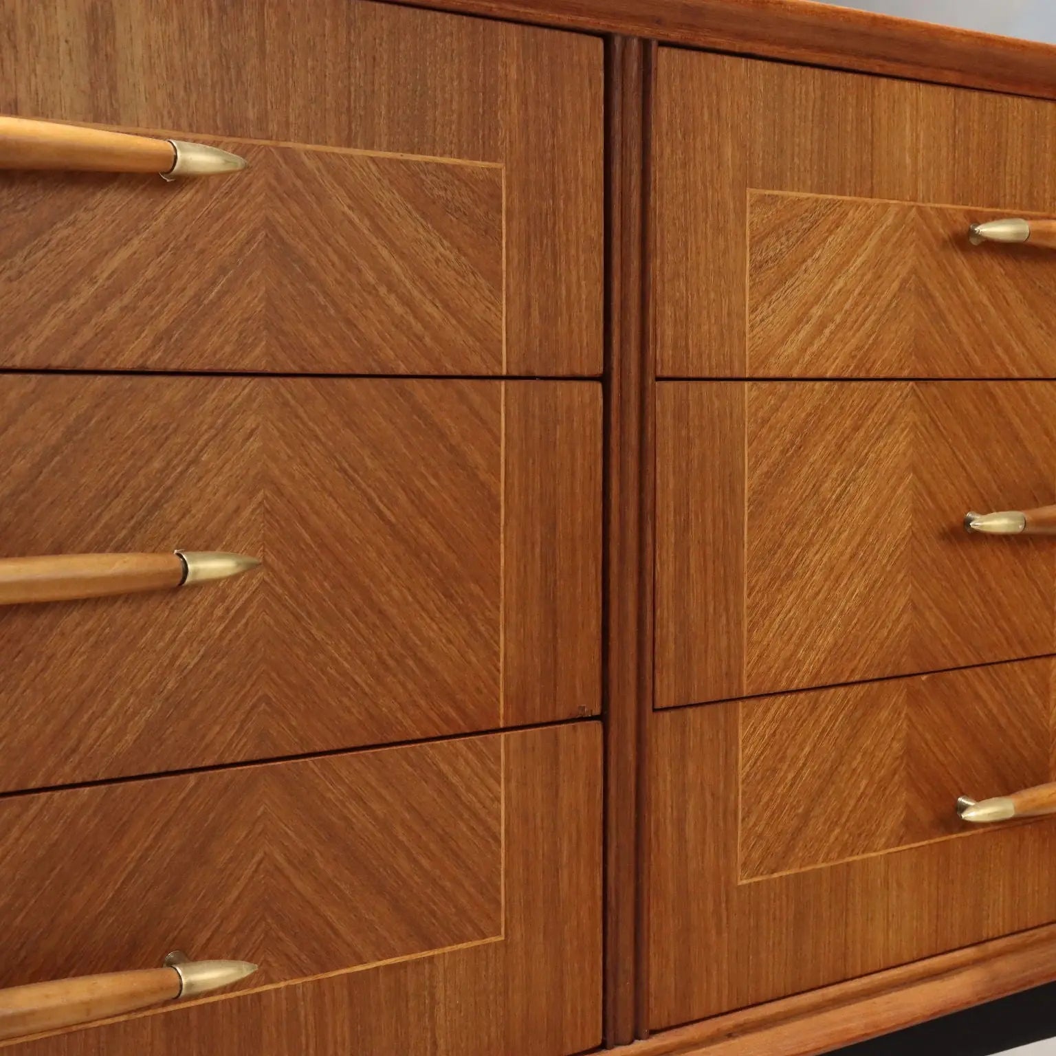 Vintage Chest of Drawers Mahogany Veneer with Sinks Design 1960s | Modernism | Furnitures