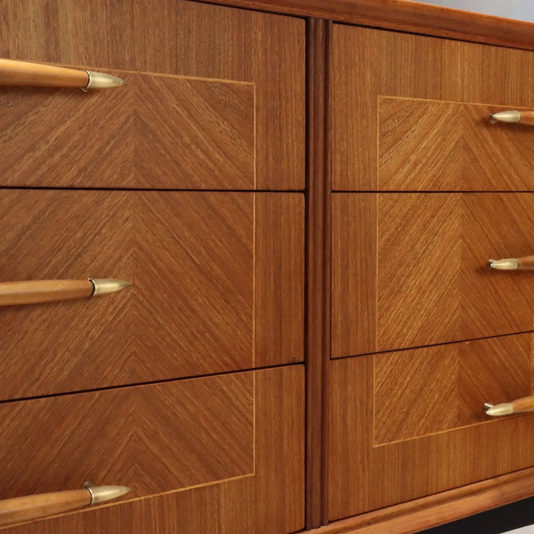 Vintage Chest of Drawers Mahogany Veneer with Sinks Design 1960s | Modernism | Furnitures