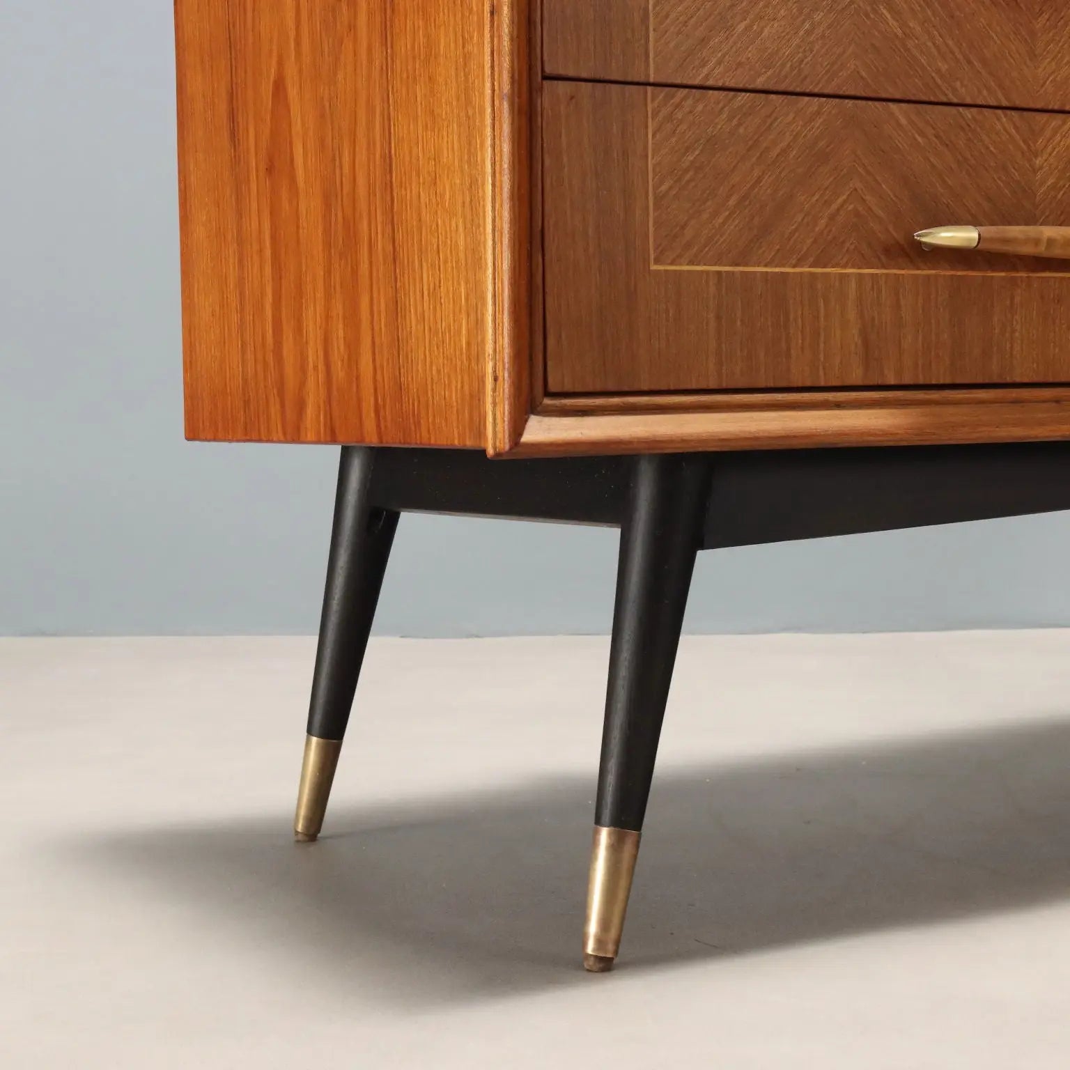 Vintage Chest of Drawers Mahogany Veneer with Sinks Design 1960s | Modernism | Furnitures