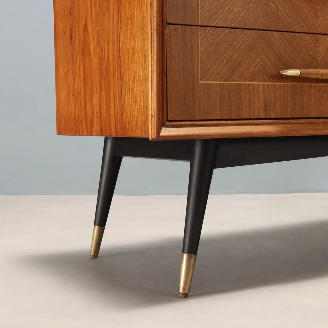 Vintage Chest of Drawers Mahogany Veneer with Sinks Design 1960s | Modernism | Furnitures
