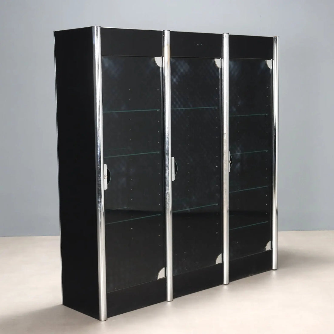 Vintage Showcase Chromed Metal Smoked Glass Design 1970s | Modernism | Furnitures