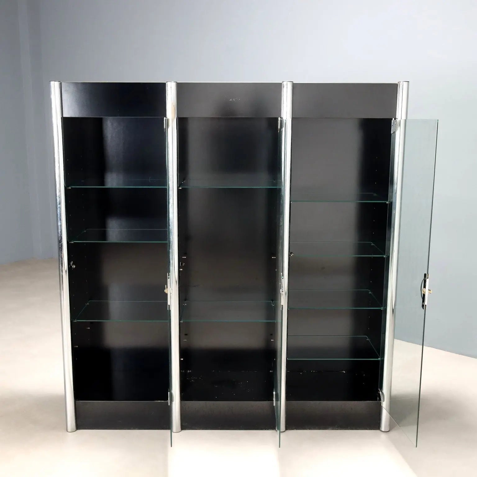 Vintage Showcase Chromed Metal Smoked Glass Design 1970s | Modernism | Furnitures