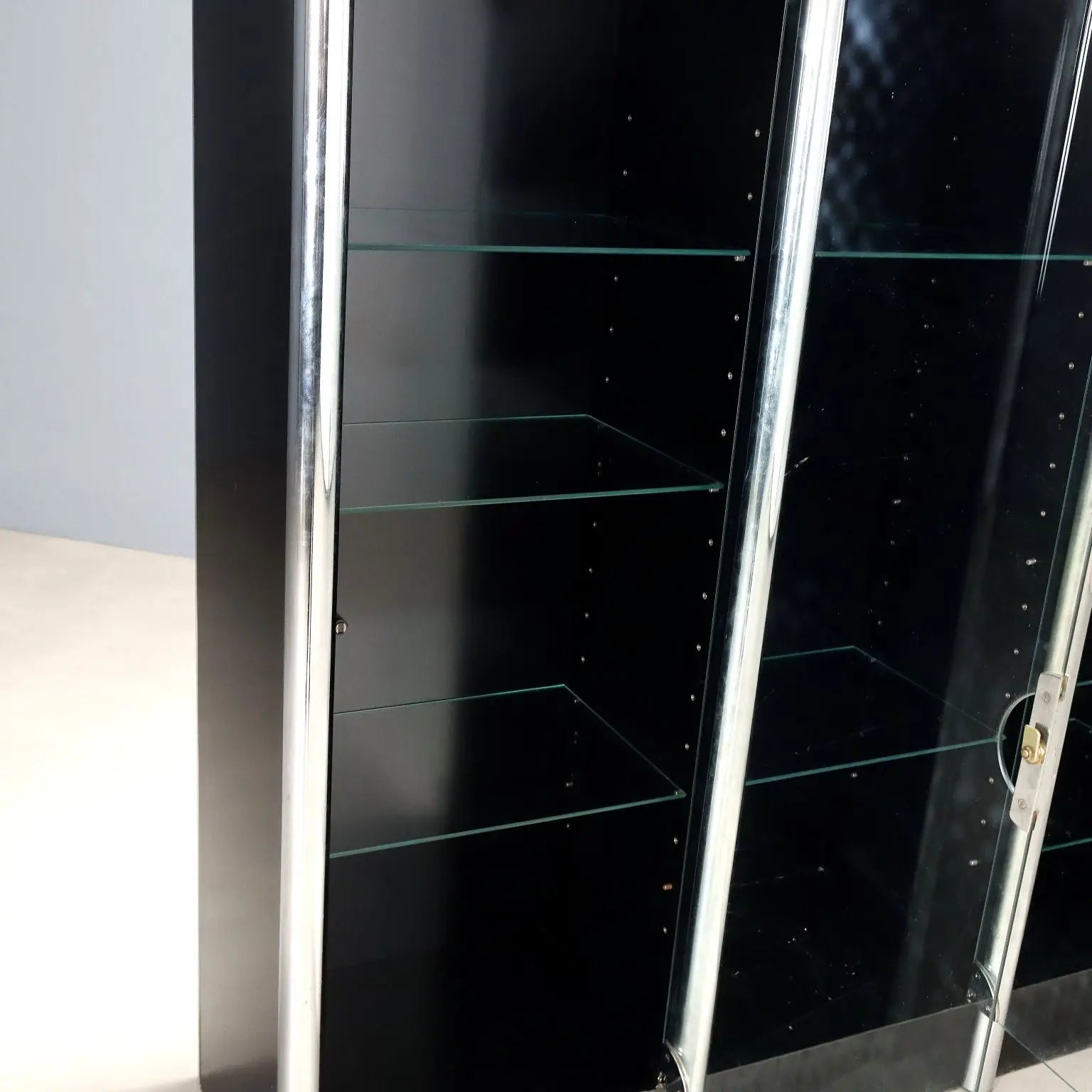 Vintage Showcase Chromed Metal Smoked Glass Design 1970s | Modernism | Furnitures