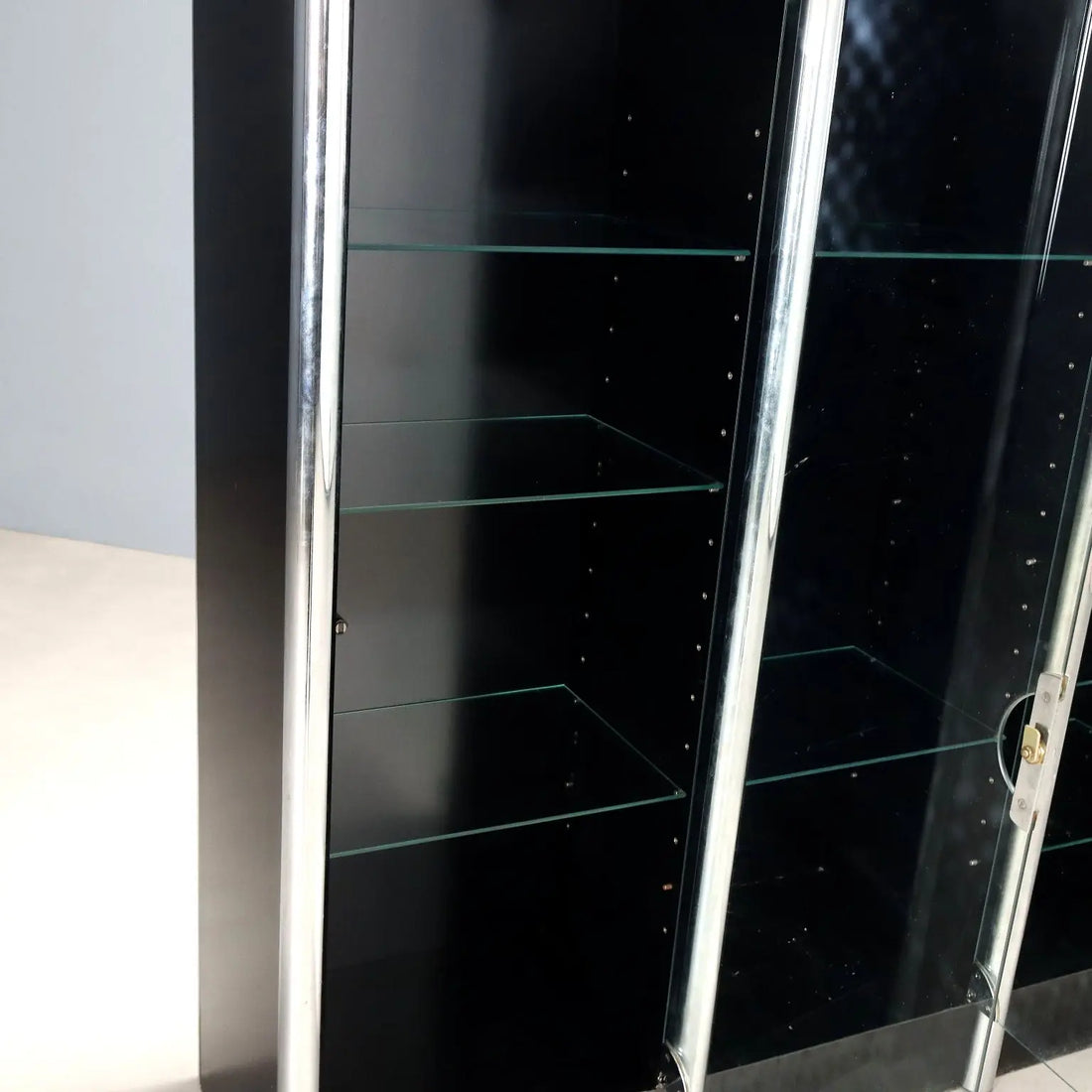 Vintage Showcase Chromed Metal Smoked Glass Design 1970s | Modernism | Furnitures