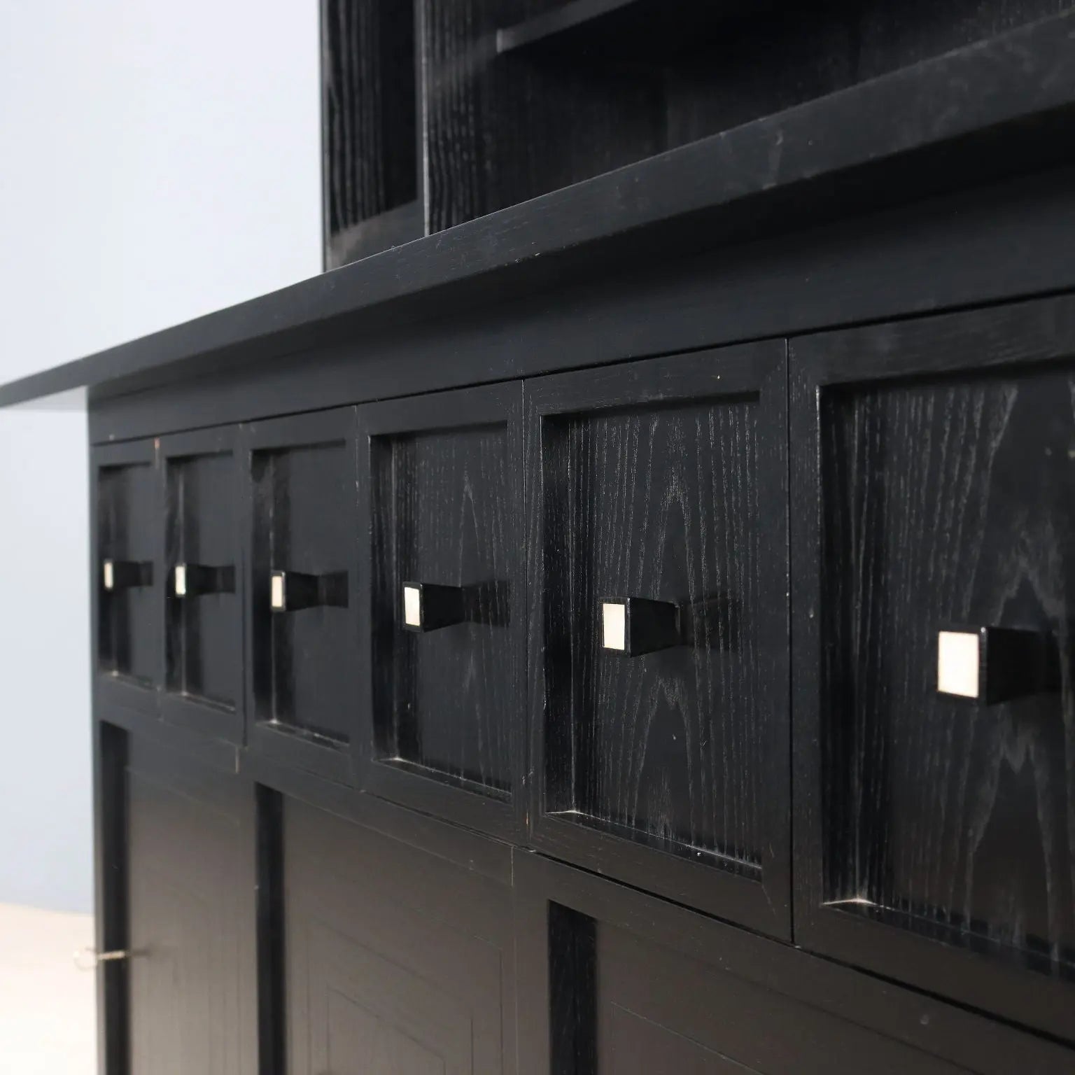 Vintage Sideboard Cassina Design Charles Rennie Mackintosh 1980s - 1980s | Modernism | Furnitures