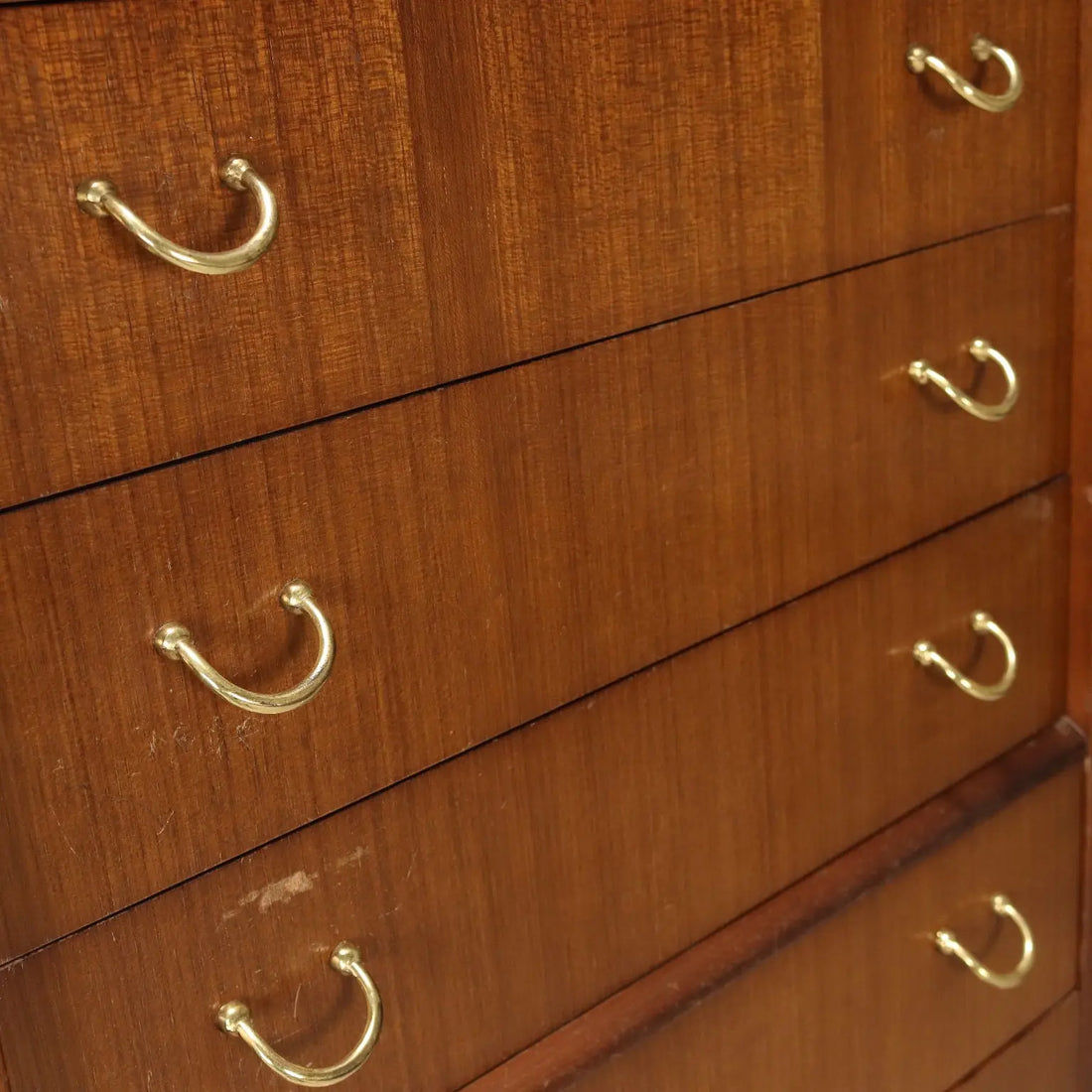 G-Plan Chest of Drawers Teak Veneer Design United Kingdom 1960s - G-Plan Manufacture | Modernism | Furnitures