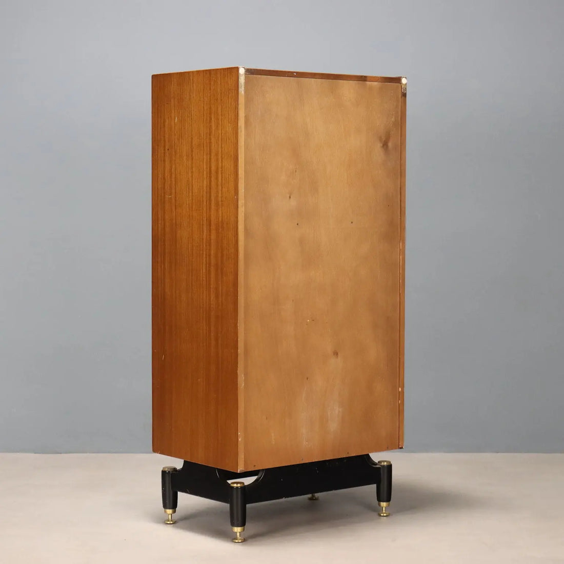 G-Plan Chest of Drawers Teak Veneer Design United Kingdom 1960s - G-Plan Manufacture | Modernism | Furnitures