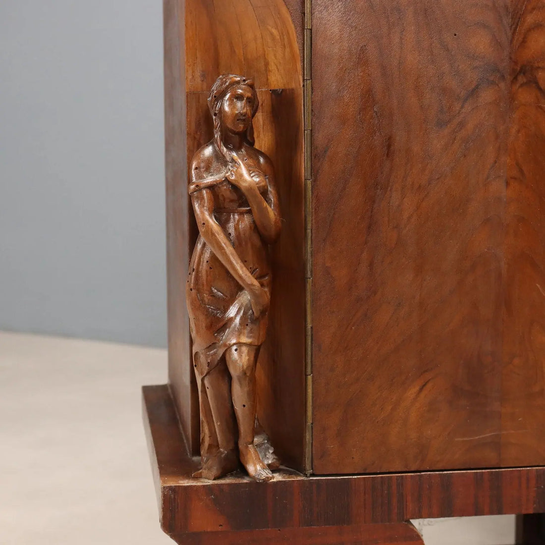 Vintage Dispaly Cabinet Burl Veneer Design Italy 1920s-1930s | Modernism | Furnitures