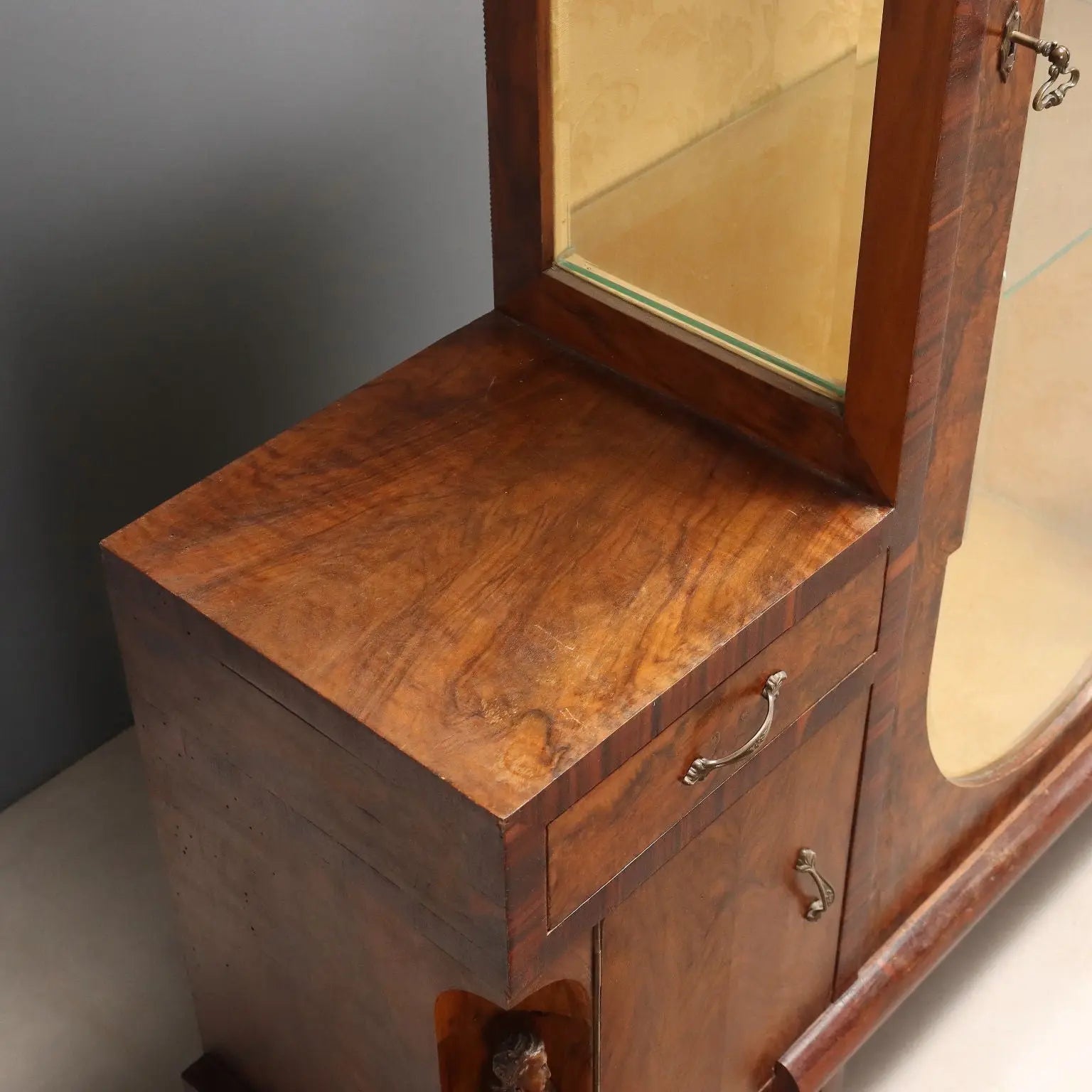 Vintage Dispaly Cabinet Burl Veneer Design Italy 1920s-1930s | Modernism | Furnitures