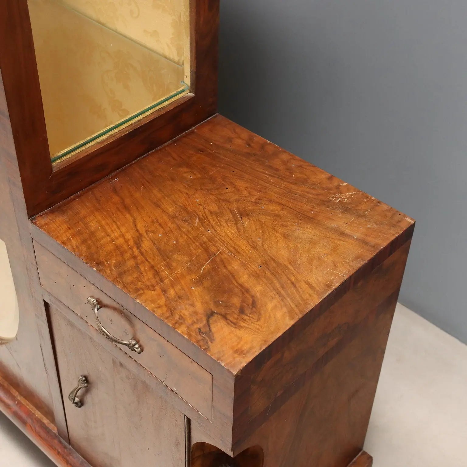 Vintage Dispaly Cabinet Burl Veneer Design Italy 1920s-1930s | Modernism | Furnitures