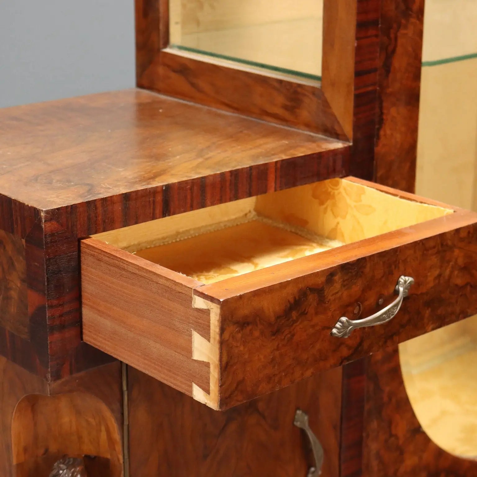Vintage Dispaly Cabinet Burl Veneer Design Italy 1920s-1930s | Modernism | Furnitures