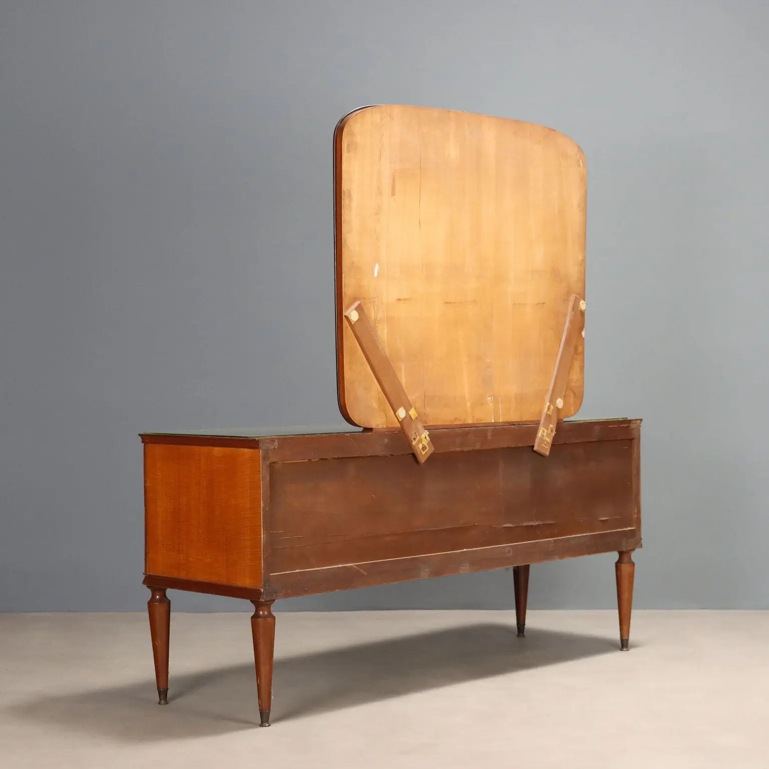 Vintage Chest of Drawers Mahogany Veneer Design 1950s-1960s | Modernism | Furnitures
