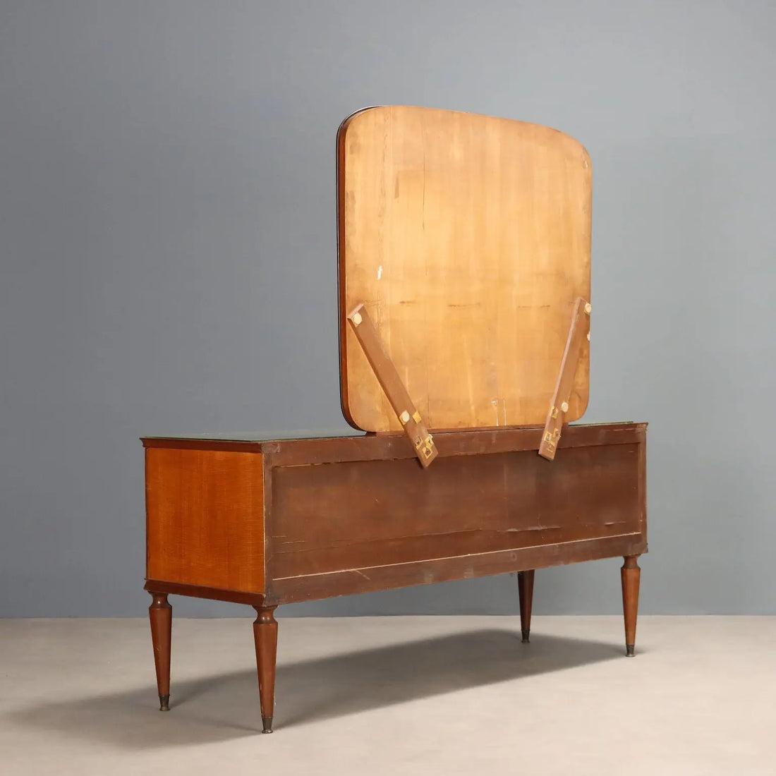 Vintage Chest of Drawers Mahogany Veneer Design 1950s-1960s | Modernism | Furnitures