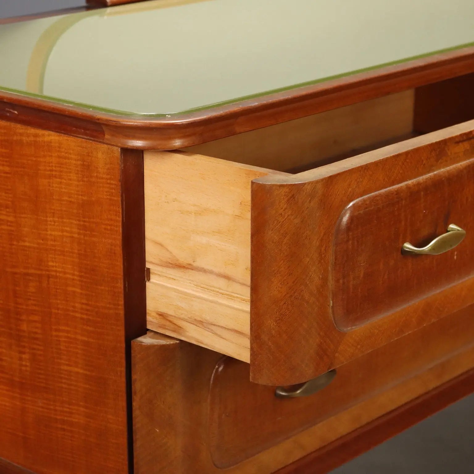 Vintage Chest of Drawers Mahogany Veneer Design 1950s-1960s | Modernism | Furnitures