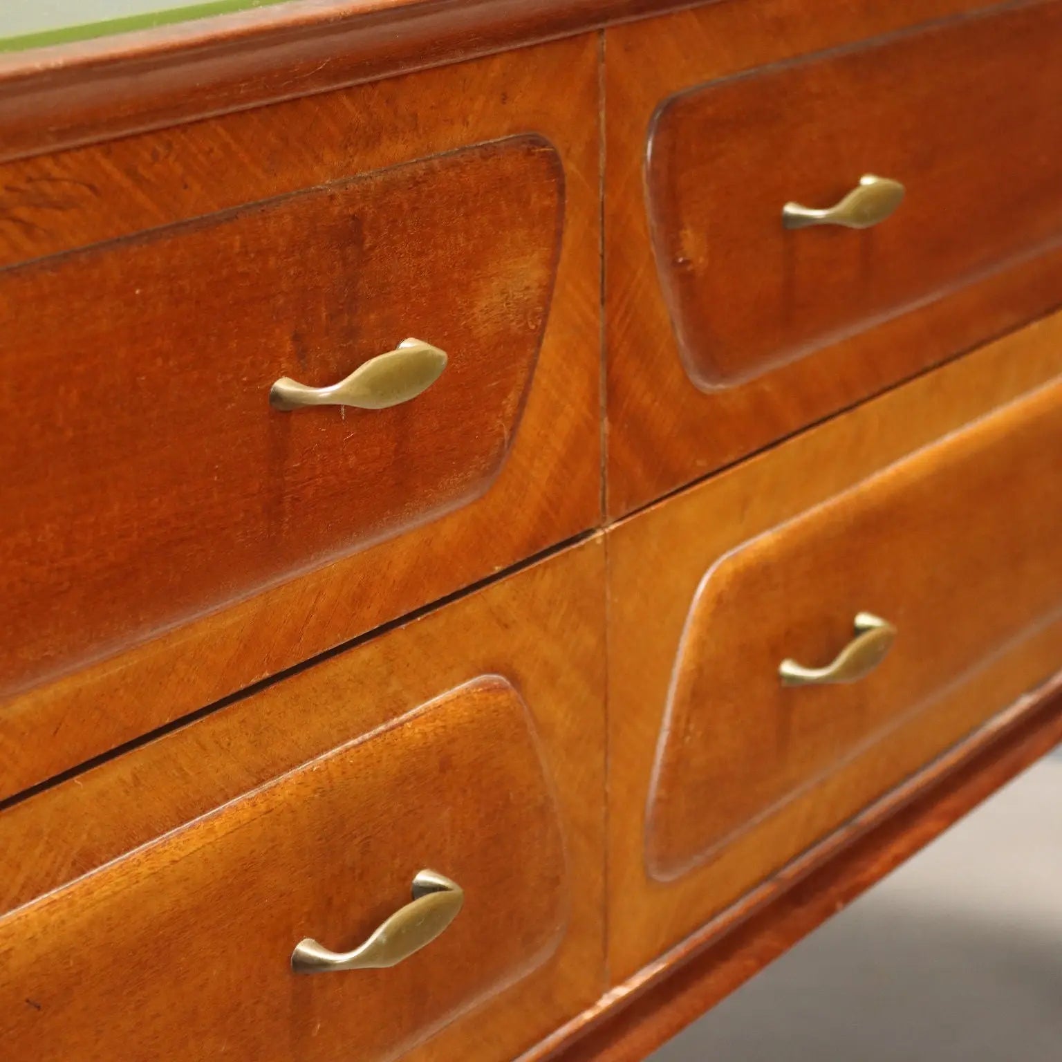 Vintage Chest of Drawers Mahogany Veneer Design 1950s-1960s | Modernism | Furnitures