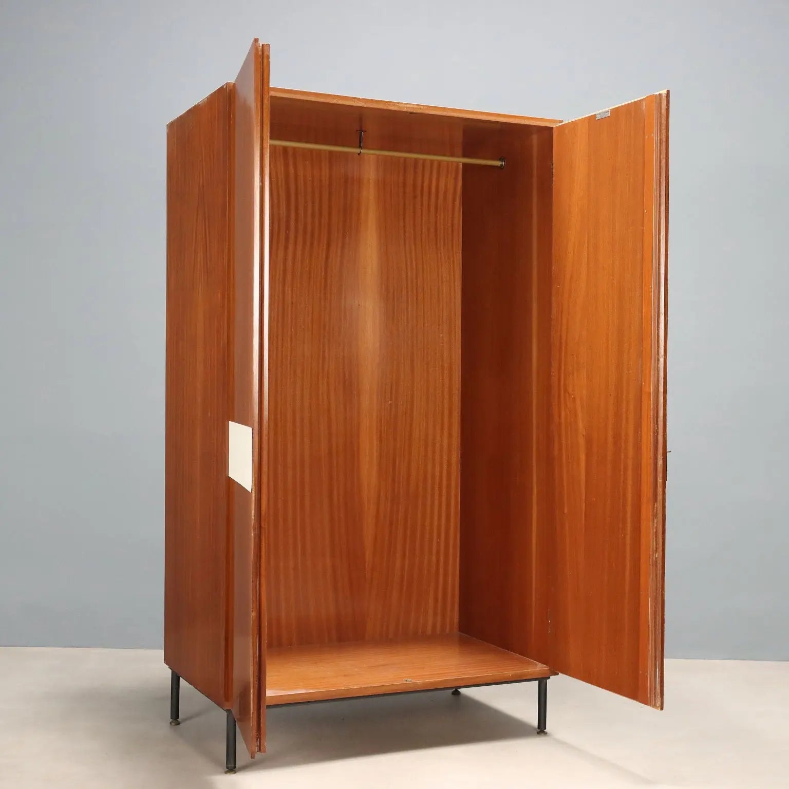 Vintage Wardrobe Mahogany Veneer Laminate Design 1960s | Modernism | Furnitures