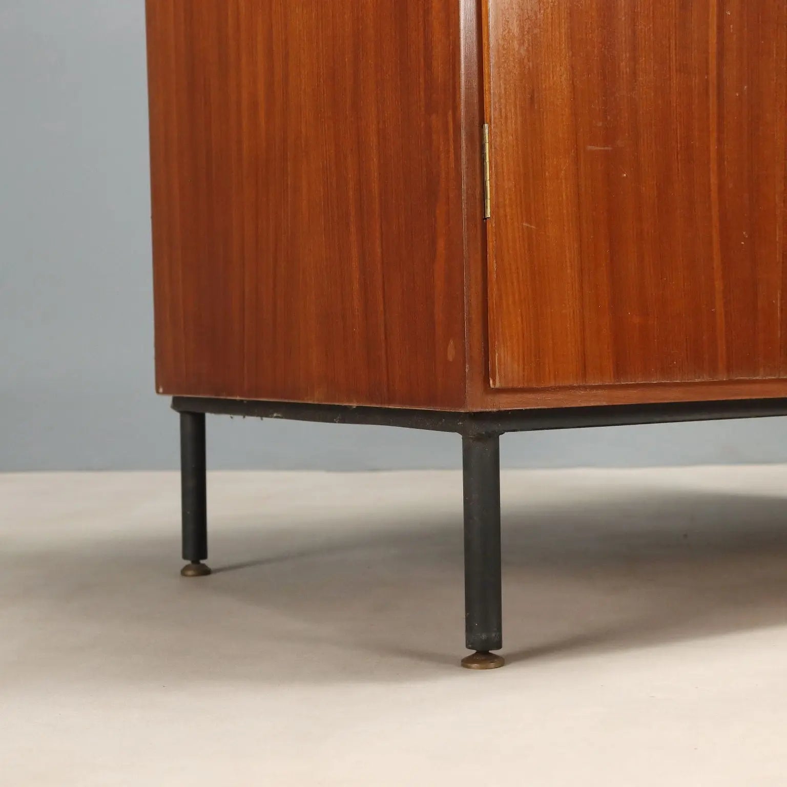 Vintage Wardrobe Mahogany Veneer Laminate Design 1960s | Modernism | Furnitures