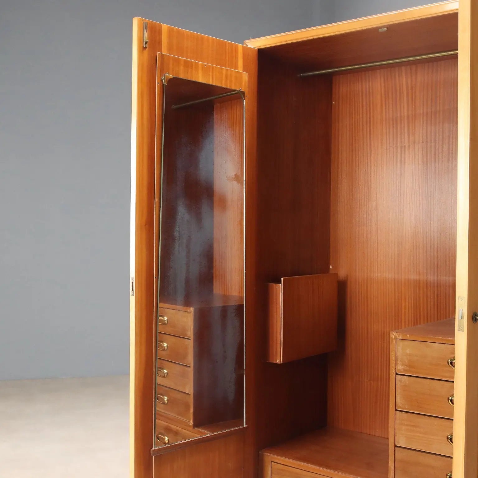 Vintage Wardrobe Maple Veneer Design Italy 1950s