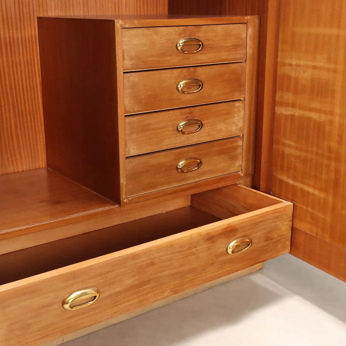 Vintage Wardrobe Maple Veneer Design Italy 1950s