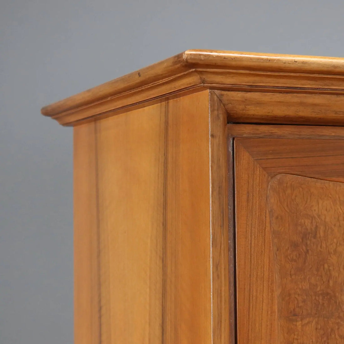 Vintage Cupboard Walnut Veneer Burl Design Italy 1950s