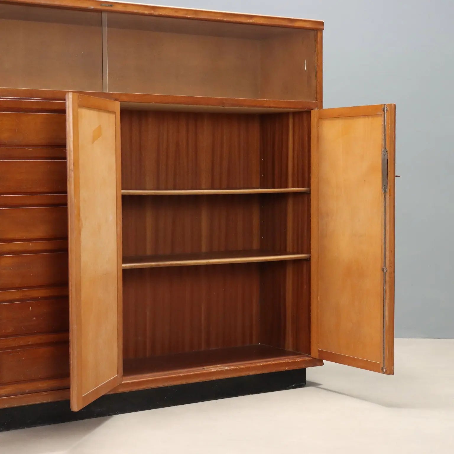 Vintage Cabinet In the Style of Anonima Castelli Design 1960s