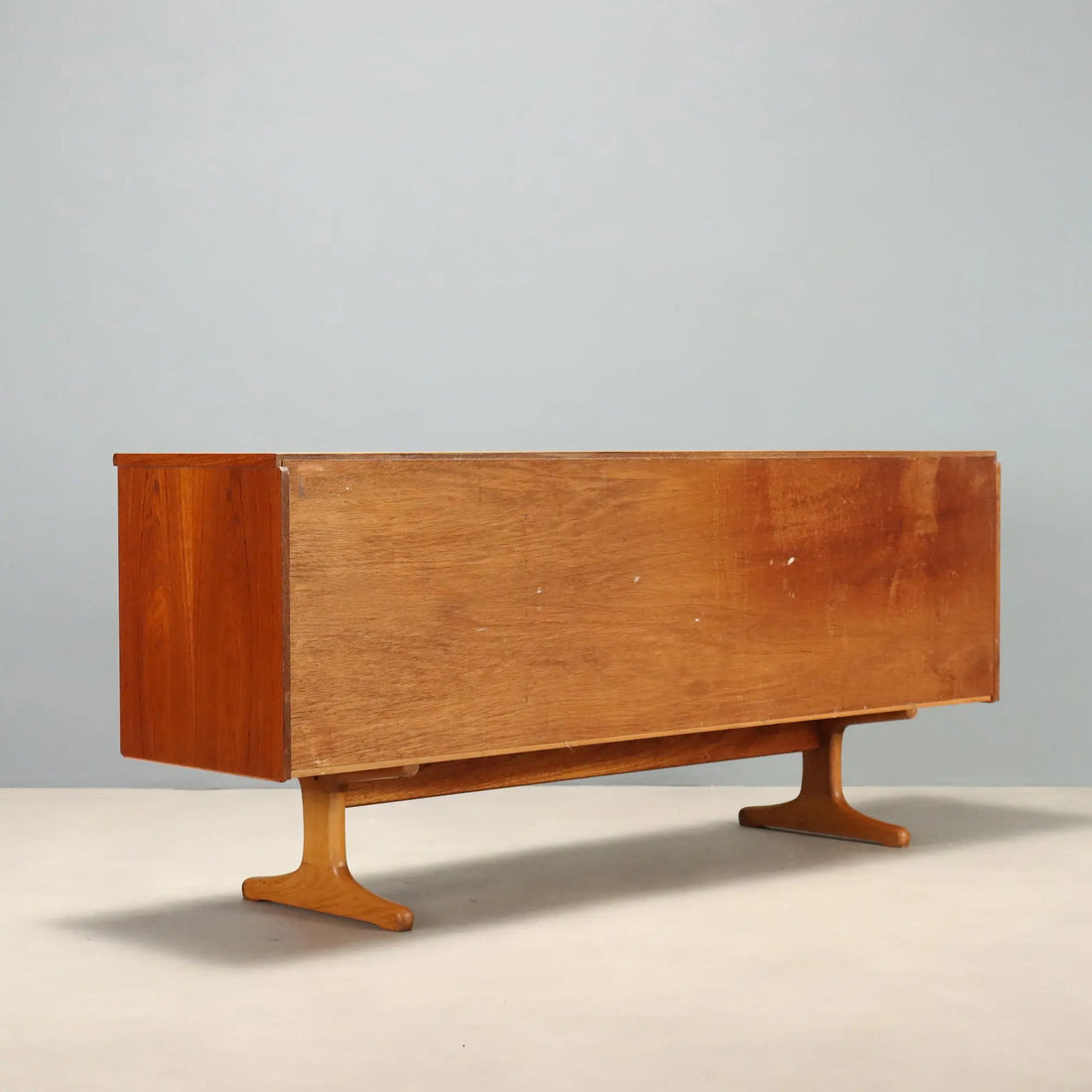 Vintage Sideboard Teak Veneer Design United Kingdom 1960s