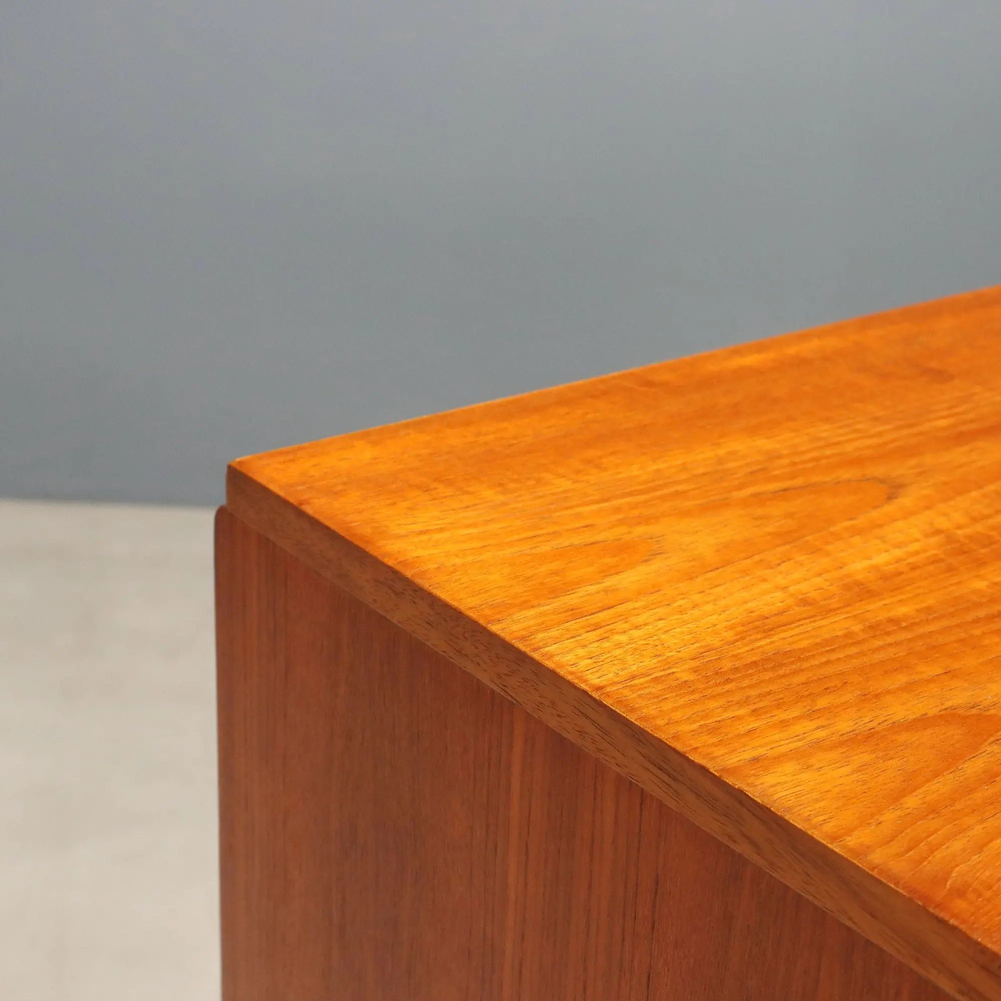Vintage Sideboard Teak Veneer Design United Kingdom 1960s