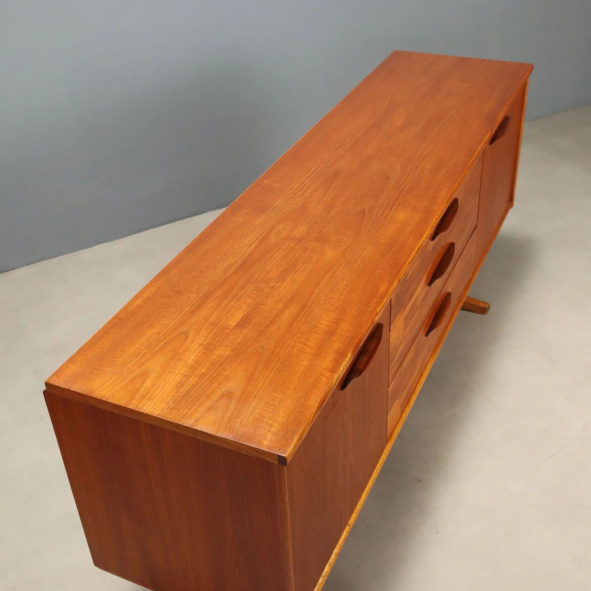 Vintage Sideboard Teak Veneer Design United Kingdom 1960s