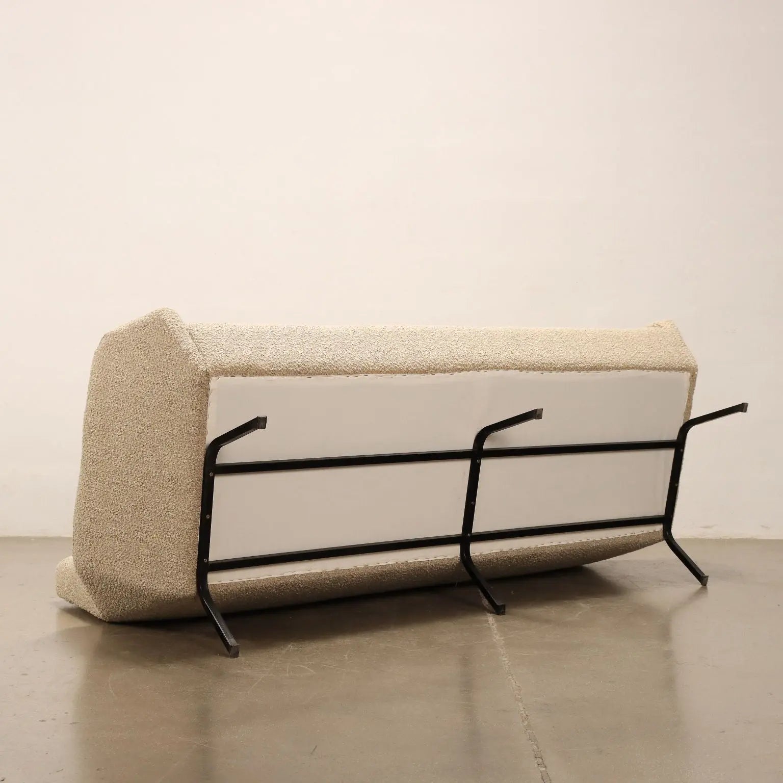 Vintage Sofa Foam Padding Cloth Enamelled Metal Design Italy 1960s | Modernism  Sofas