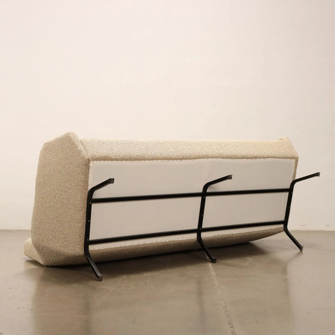 Vintage Sofa Foam Padding Cloth Enamelled Metal Design Italy 1960s | Modernism  Sofas