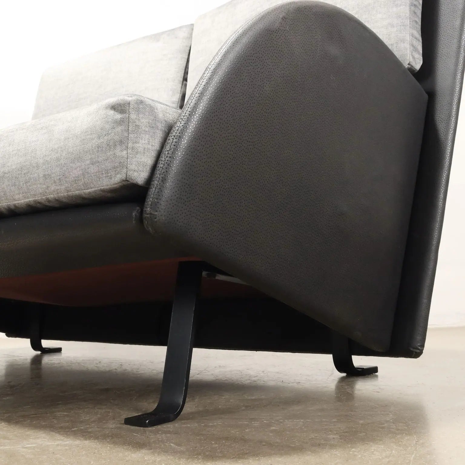 Vintage 1980s Sofa Velvet Leatherette with Pillowcases Italy | Modernism | Sofas