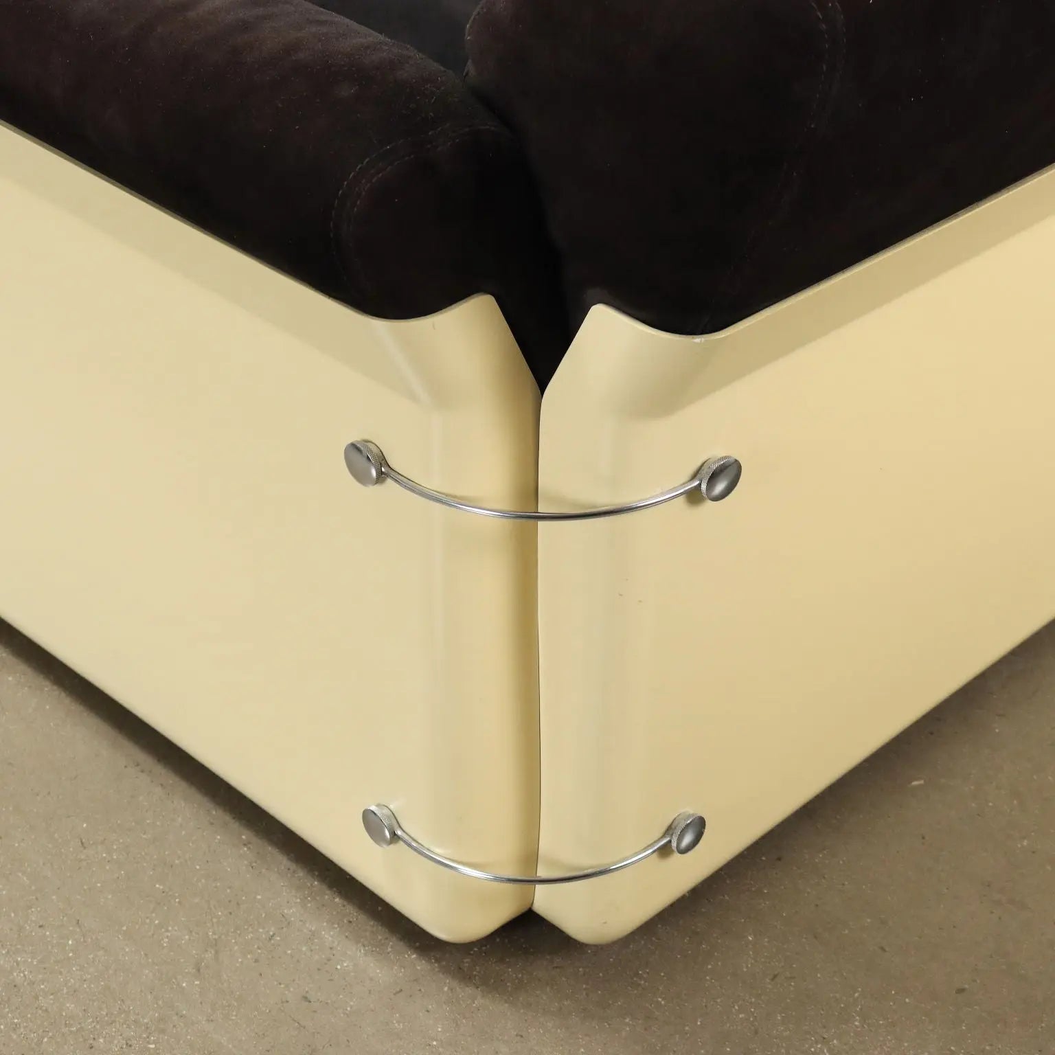 Saporiti Larissa Sofa Vintage Design Vittorio Introini 1970s | Modernism | Sofas