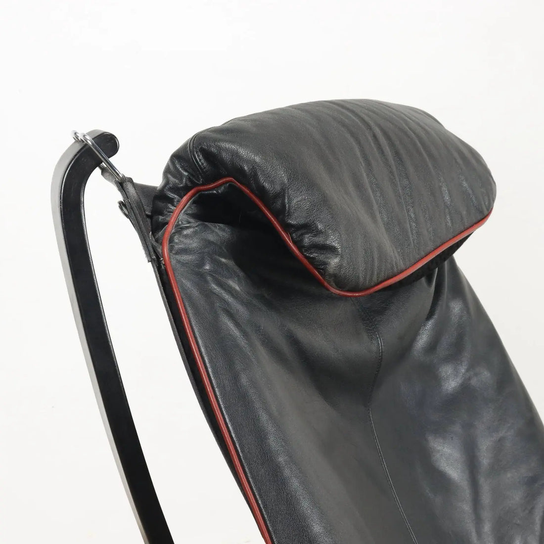 Poltrona Frau Viking Armchair Vintage Leather Italy 1980s - Poltrona Frau Manufacture | Modernism | Armchairs