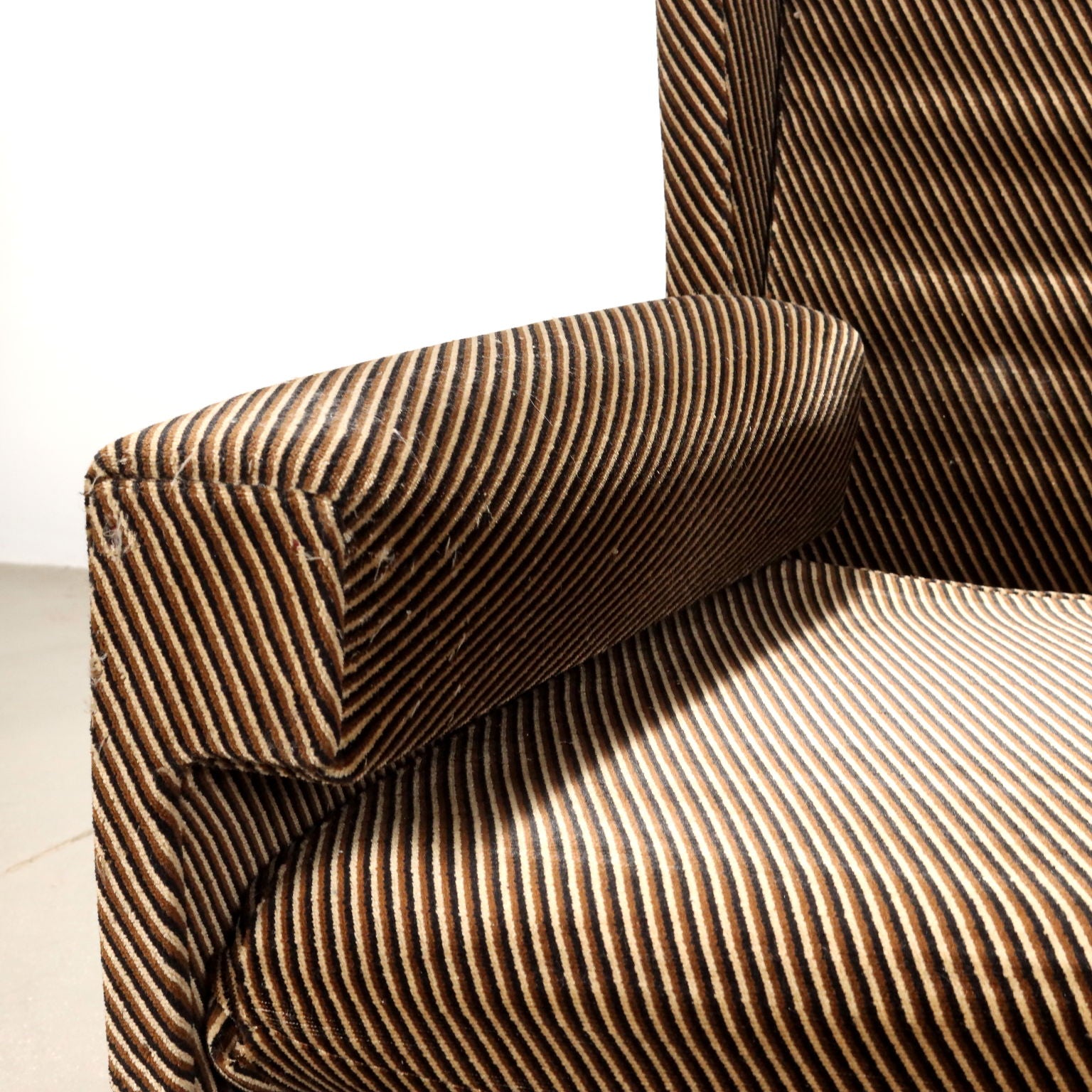 Vintage Armchairs Velvet Foam Italy 1960s-1970s | Modernism  Armchairs