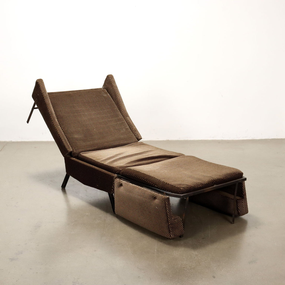 Vintage Armchairs Velvet Foam Italy 1960s-1970s | Modernism  Armchairs